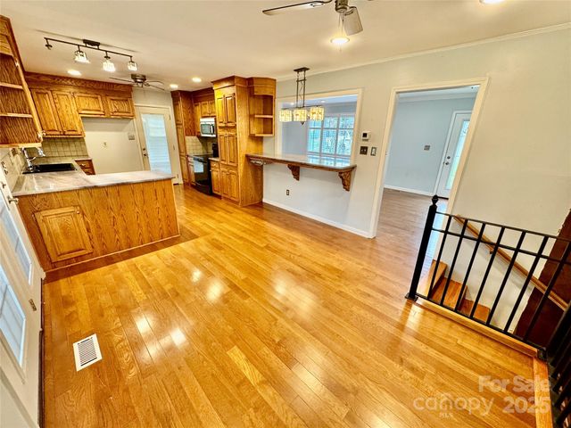 158 W Meadowview Drive, Statesville, NC 28625