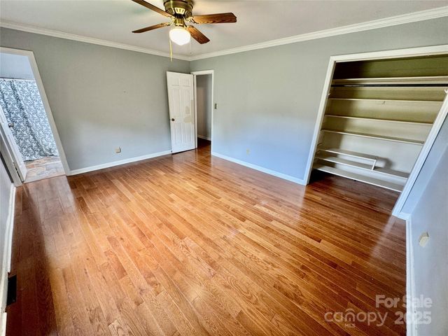 158 W Meadowview Drive, Statesville, NC 28625