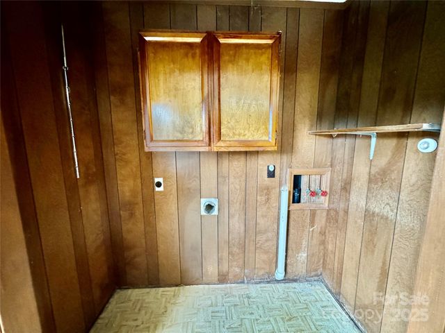 158 W Meadowview Drive, Statesville, NC 28625