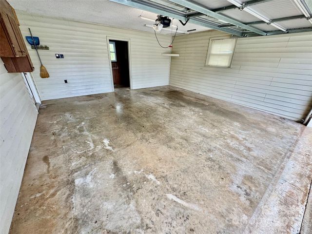 158 W Meadowview Drive, Statesville, NC 28625