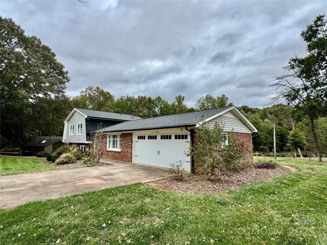 158 W Meadowview Drive, Statesville, NC 28625