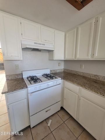 3200 MOUNTAIN RIDGE Drive, El Paso, TX 79904