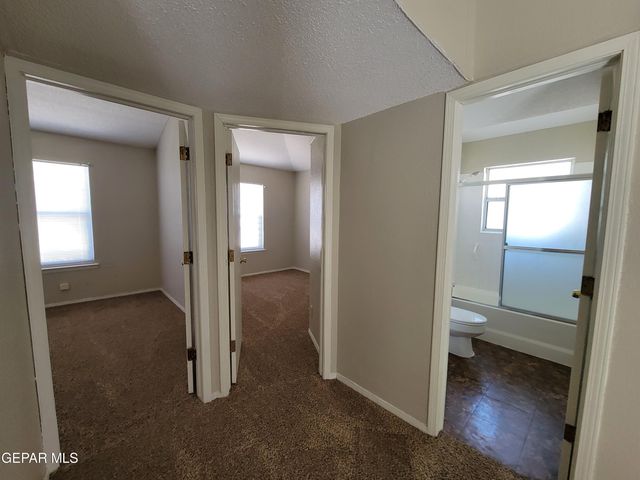 3200 MOUNTAIN RIDGE Drive, El Paso, TX 79904