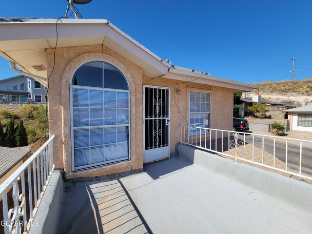 3200 MOUNTAIN RIDGE Drive, El Paso, TX 79904