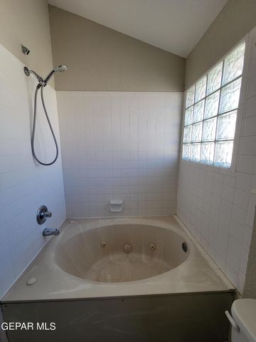 3200 MOUNTAIN RIDGE Drive, El Paso, TX 79904