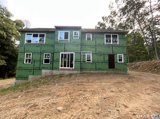4 Randall Drive, Oxford, CT 06478