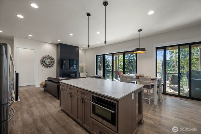 4804 W Tapps Drive E, Lake Tapps, WA 98391