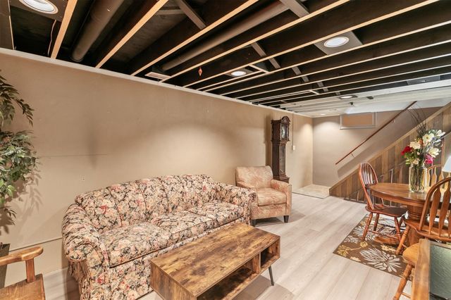 4133 52nd Street, Des Moines, IA 50310