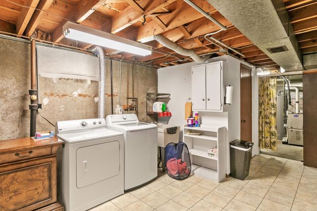 4133 52nd Street, Des Moines, IA 50310