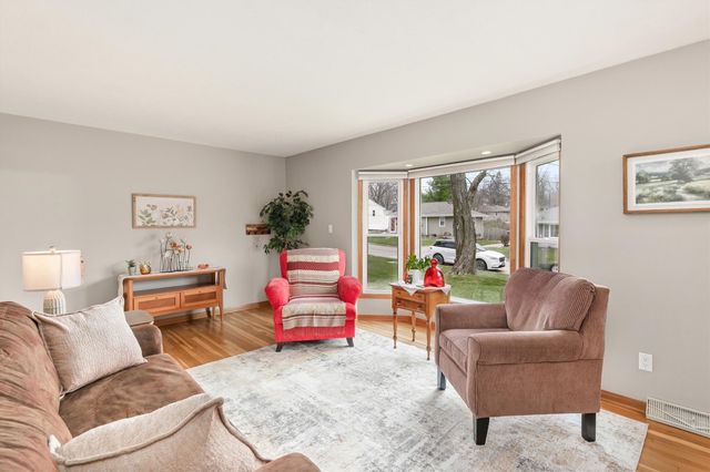 4133 52nd Street, Des Moines, IA 50310