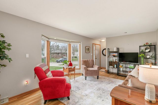 4133 52nd Street, Des Moines, IA 50310