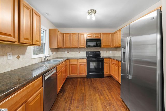 17 Hester Road, Greenville, SC 29609