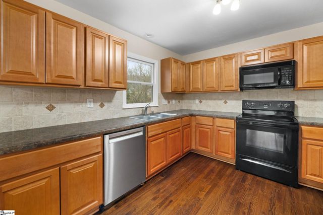 17 Hester Road, Greenville, SC 29609