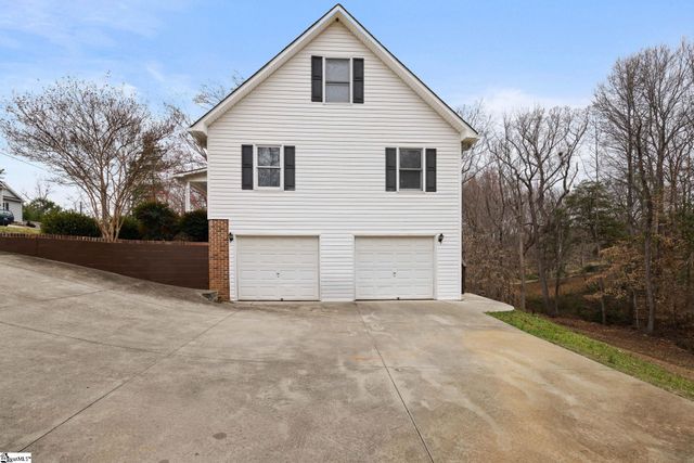 17 Hester Road, Greenville, SC 29609