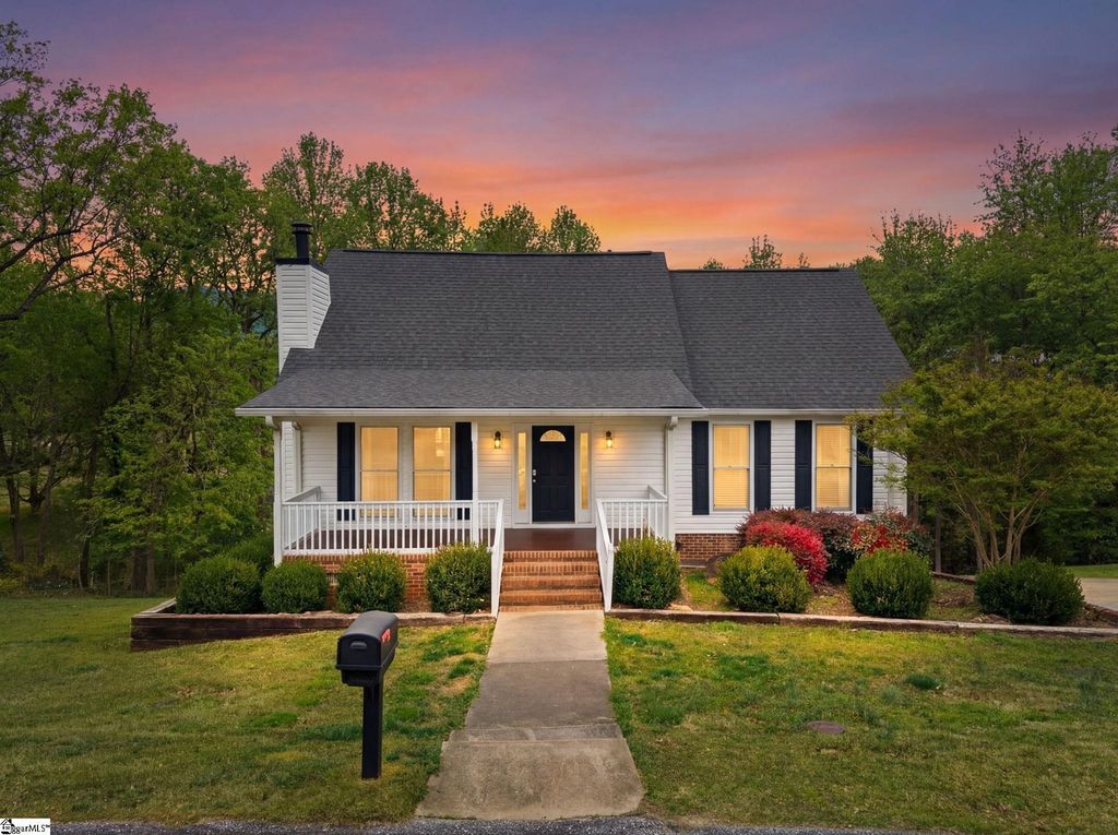 17 Hester Road, Greenville, SC 29609