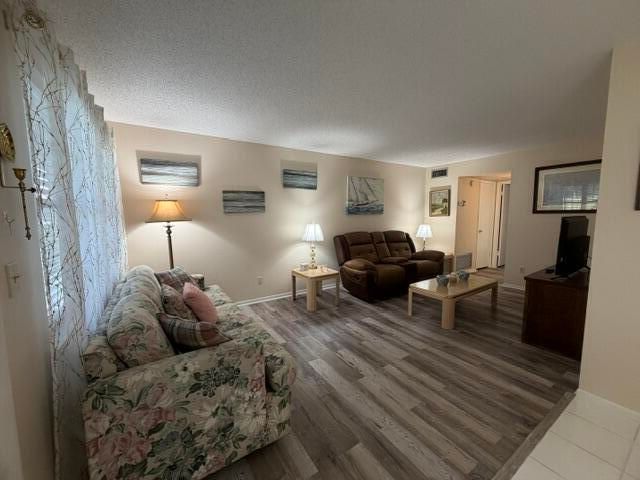16 Vista Palm Lane 105, Vero Beach, FL 32962