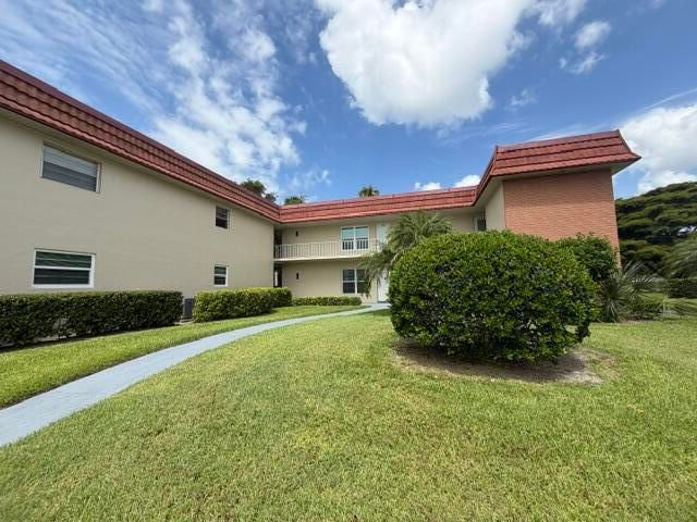 16 Vista Palm Lane 105, Vero Beach, FL 32962