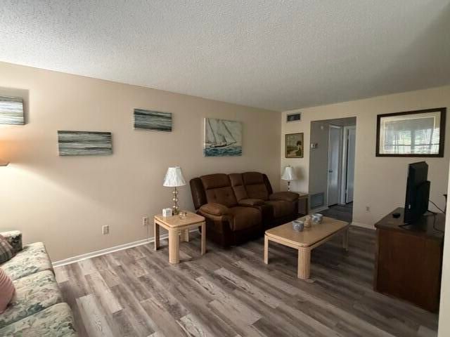 16 Vista Palm Lane 105, Vero Beach, FL 32962