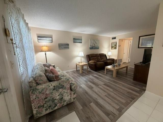 16 Vista Palm Lane 105, Vero Beach, FL 32962