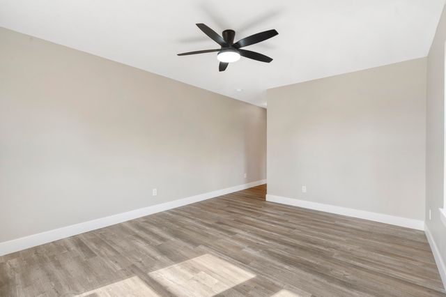 6089 North Farm Road 159, Springfield, MO 65803