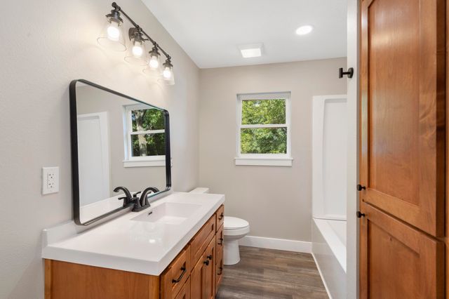 6089 North Farm Road 159, Springfield, MO 65803