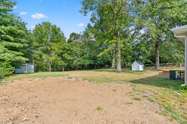 6089 North Farm Road 159, Springfield, MO 65803