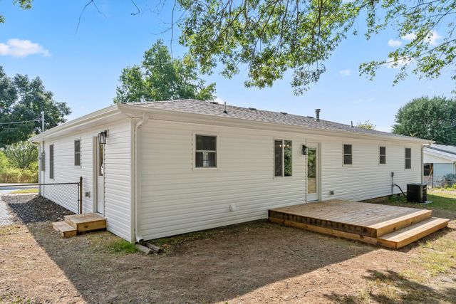 6089 North Farm Road 159, Springfield, MO 65803
