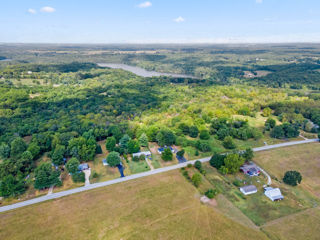 6089 North Farm Road 159, Springfield, MO 65803