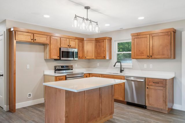 6089 North Farm Road 159, Springfield, MO 65803