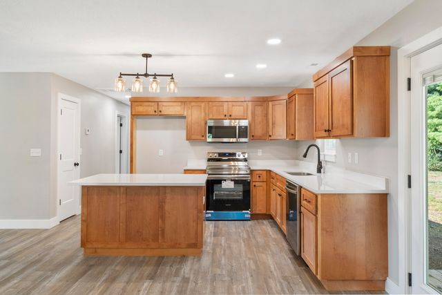 6089 North Farm Road 159, Springfield, MO 65803
