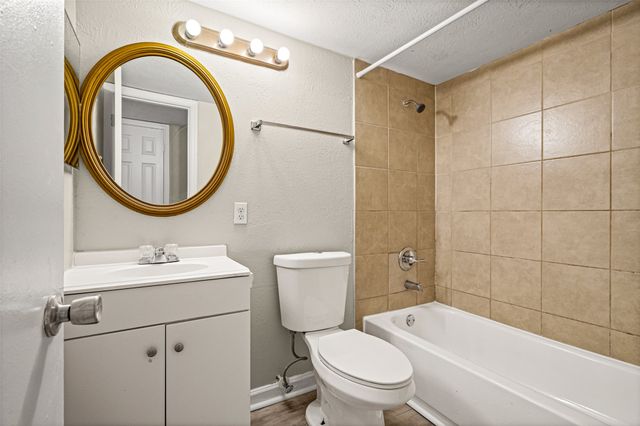 513 Beechwood Drive, Grand Prairie, TX 75052