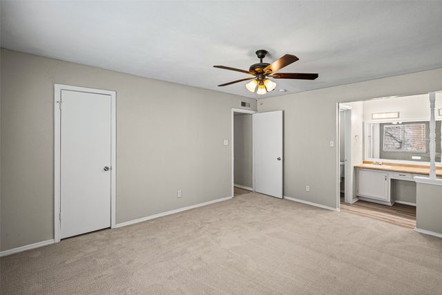 513 Beechwood Drive, Grand Prairie, TX 75052