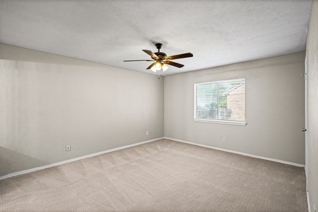 513 Beechwood Drive, Grand Prairie, TX 75052