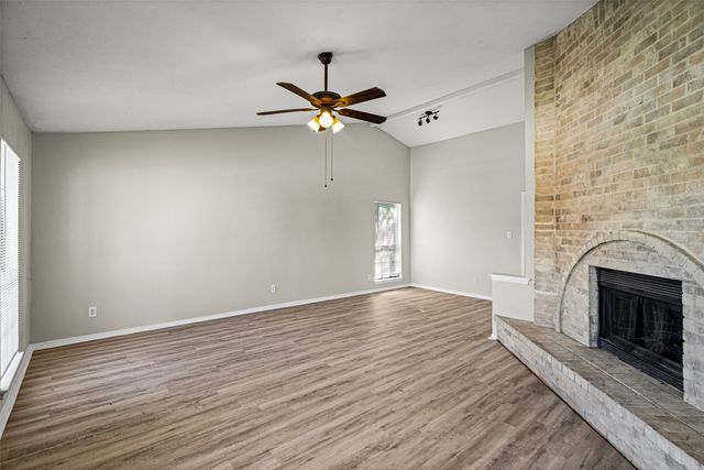 513 Beechwood Drive, Grand Prairie, TX 75052