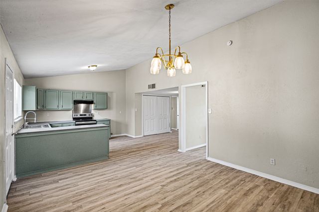 513 Beechwood Drive, Grand Prairie, TX 75052