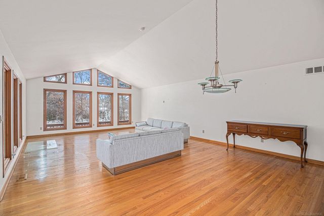 6733 Bloomfield Lane, West Bloomfield Twp, MI 48322