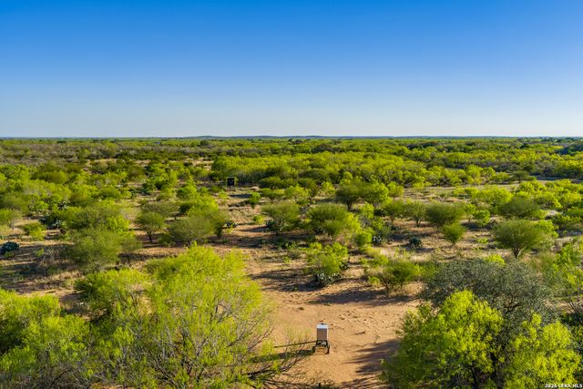 1048 County Road 640, Hondo, TX 78861