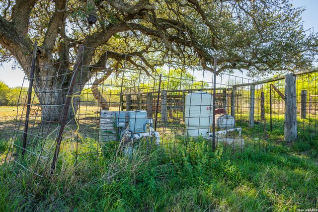 1048 County Road 640, Hondo, TX 78861