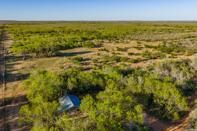1048 County Road 640, Hondo, TX 78861