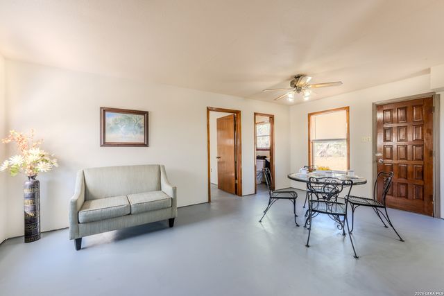 1048 County Road 640, Hondo, TX 78861