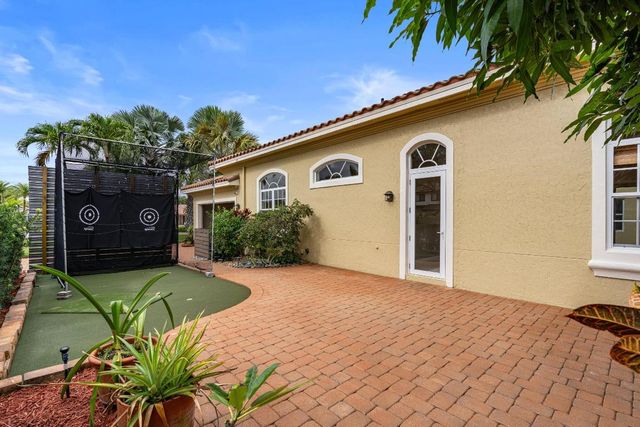 7348 E Country Club Boulevard, Boca Raton, FL 33487