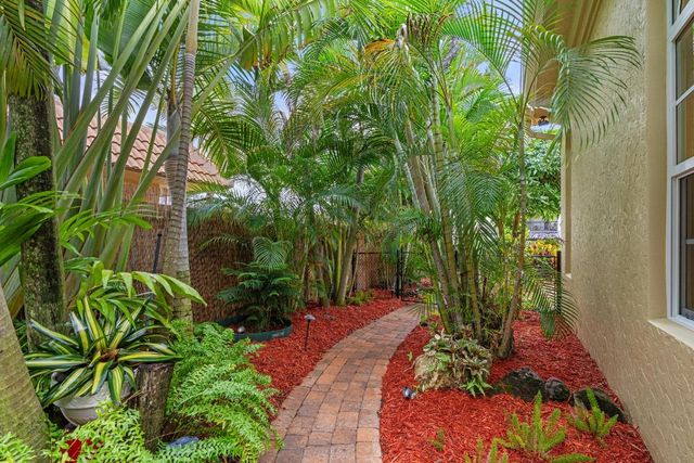 7348 E Country Club Boulevard, Boca Raton, FL 33487