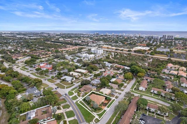 7348 E Country Club Boulevard, Boca Raton, FL 33487