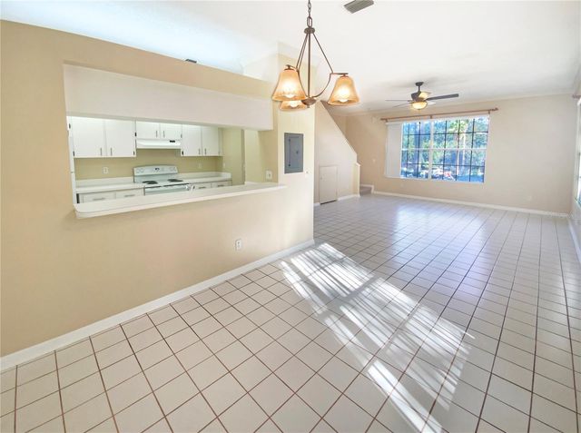 2843 THAXTON DRIVE 32, Palm Harbor, FL 34684