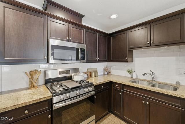 996 Los Angeles Avenue 101, Ventura, CA 93004