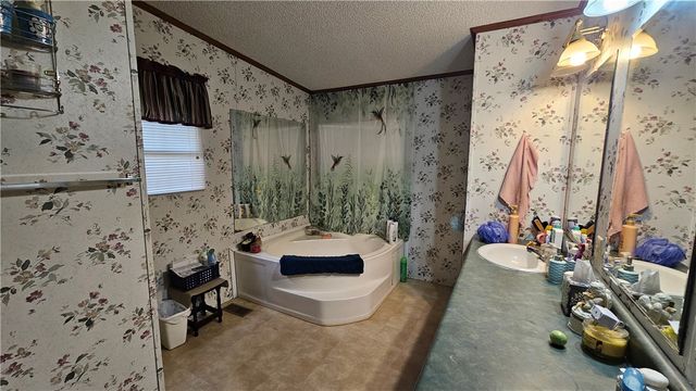 1002 Highway 28, Plainview, AR 72857