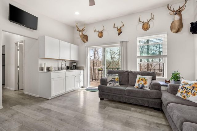 1590 Red Rock Road, Galena, MO 65656