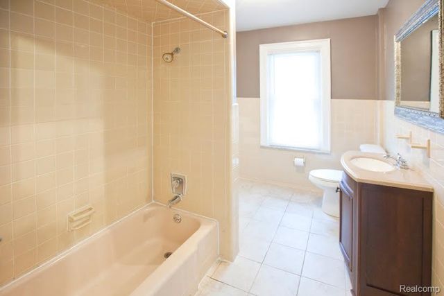 7880 Van Dyke Place, Detroit, MI 48214