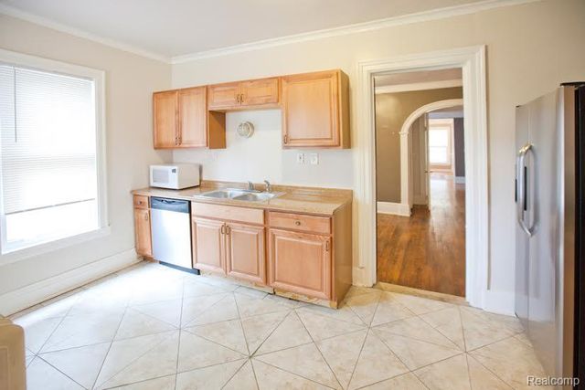 7880 Van Dyke Place, Detroit, MI 48214