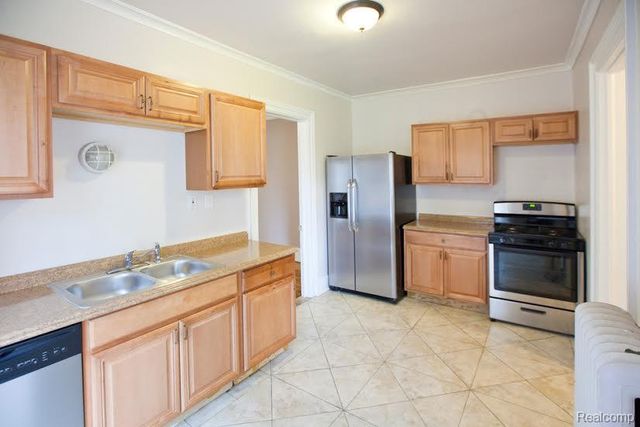 7880 Van Dyke Place, Detroit, MI 48214